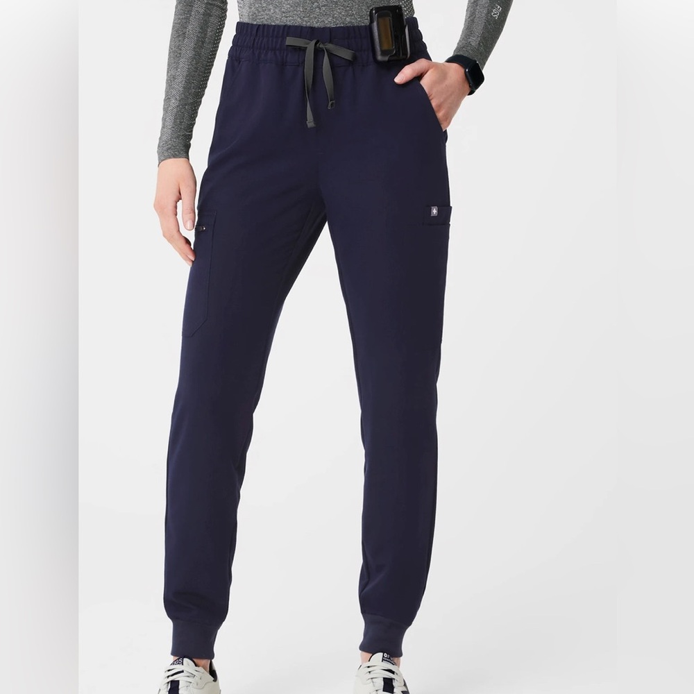 Figs Women's Uman Relaxed Jogger Scrub Pants, Navy, Size S